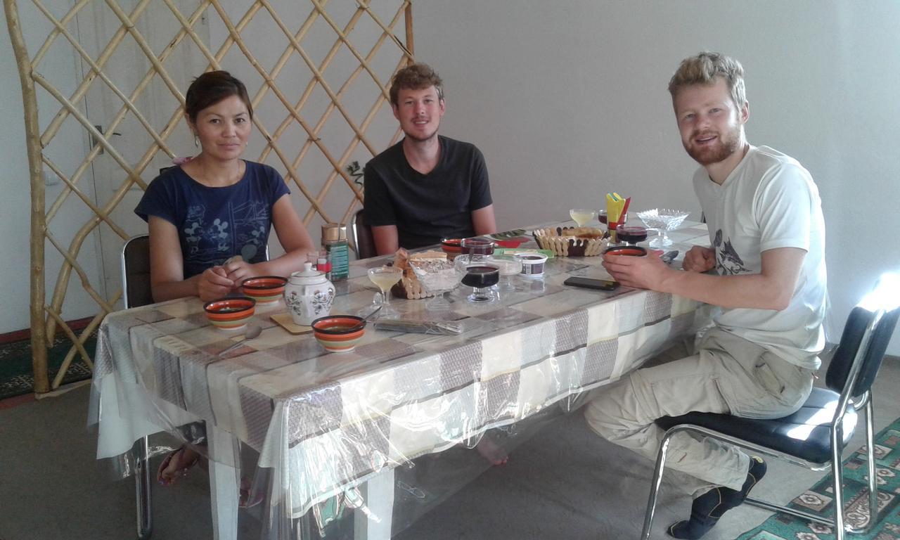 Trekking Center Hotel Bokonbayevo Bagian luar foto