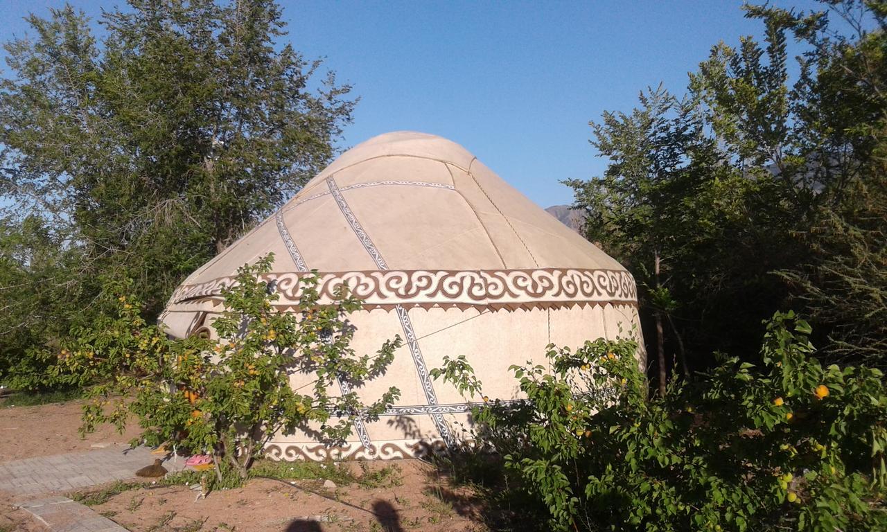Trekking Center Hotel Bokonbayevo Bagian luar foto