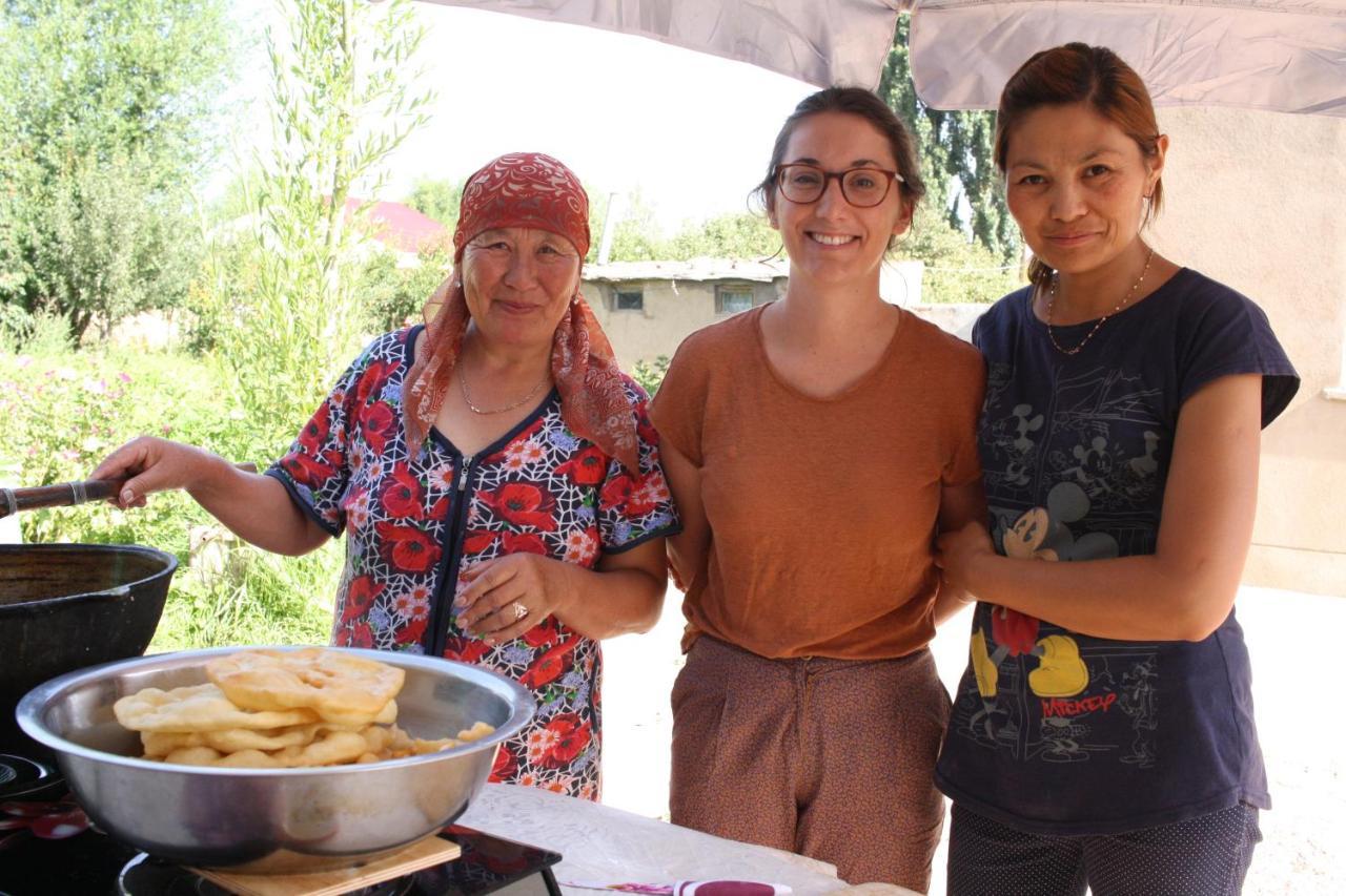 Trekking Center Hotel Bokonbayevo Bagian luar foto